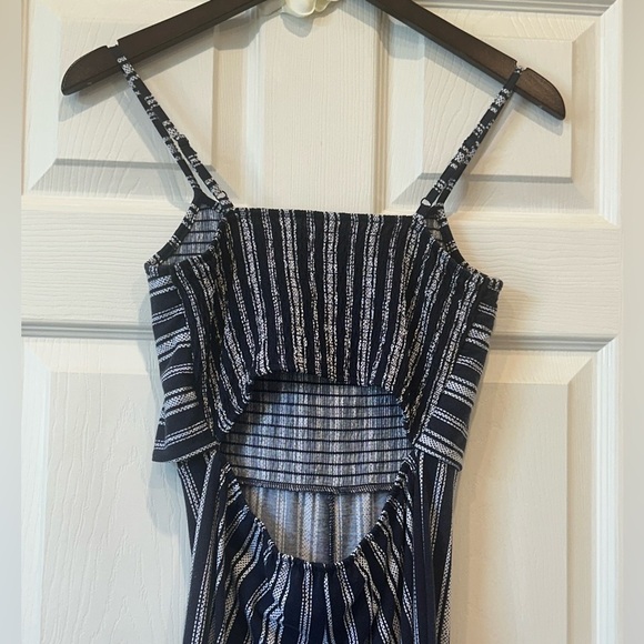 No Boundaries Navy Striped Cutout Tie-Front Jumpsuit Size Small (3–5) - Picture 6 of 7